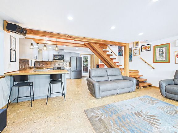 5th image of 1341 E Beaver Avenue