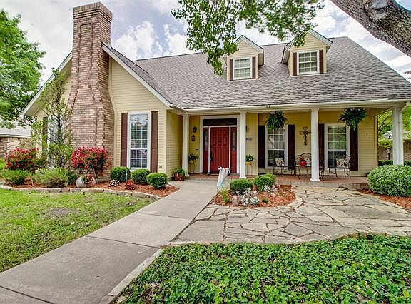 2nd image of 702 Williamsburg Dr