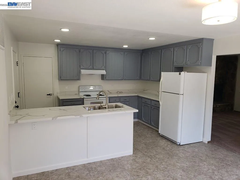 3 bed, 1480 sqft, $3,500 — Photo 3