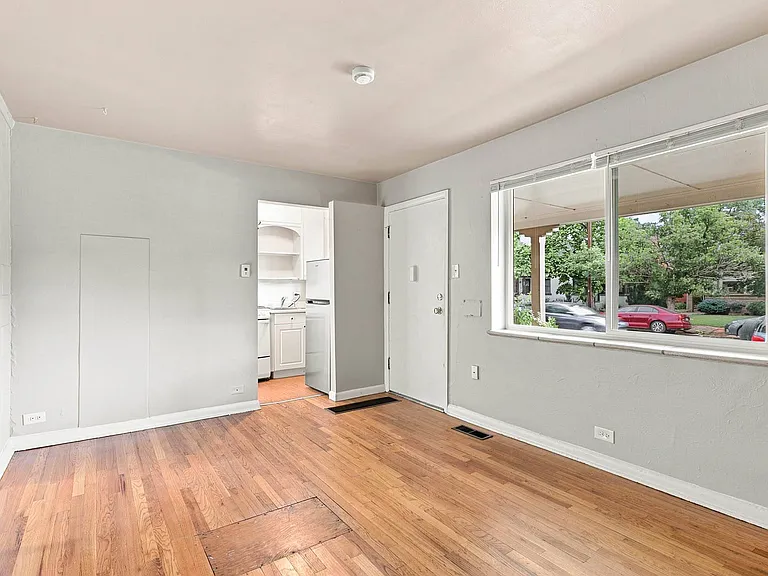 The Bethana Apartments — Photo 27
