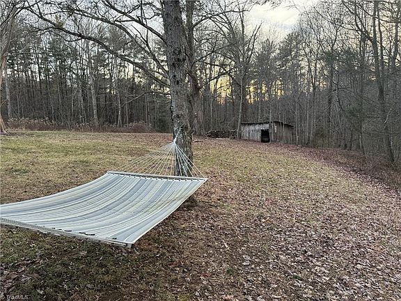 5th image of 939 Rock Creek Rd