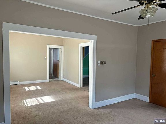 4th image of 323 Clifton Blvd