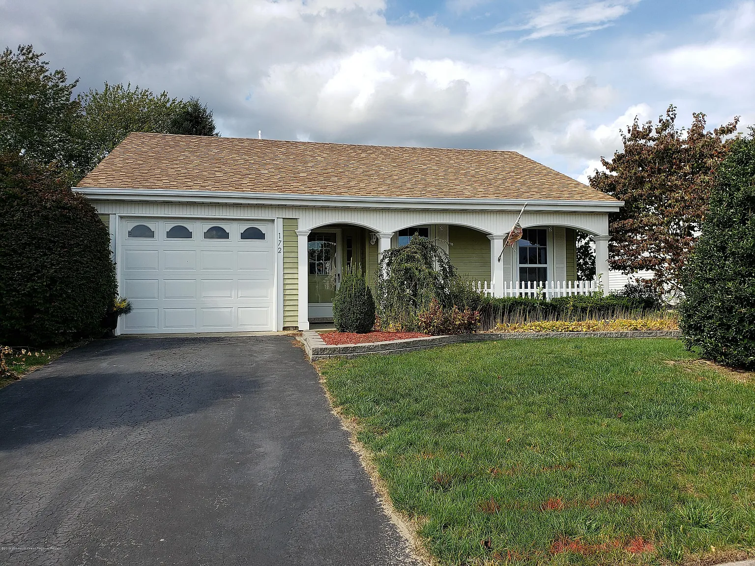 172 Buckingham Dr photo 1