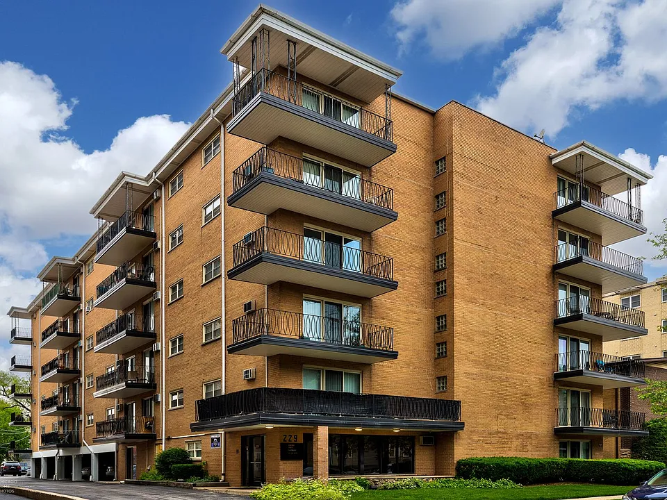Marengo Place Apartments