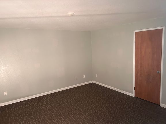 3rd image of 18306 Hurst Rd APT 02