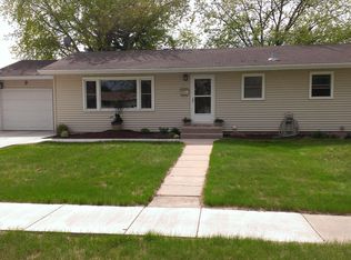 1829 17th St S, Fargo, ND 58103