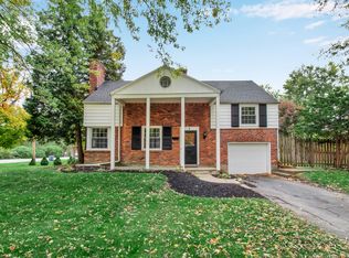 2 Morningside Ln, Williamsville, NY 14221