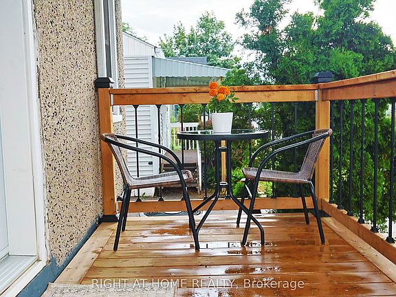 5th image of 82 Normanhurst Ave