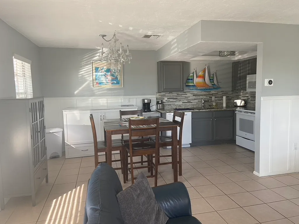 1 bed, 816 sqft, $1,490 — Photo 4