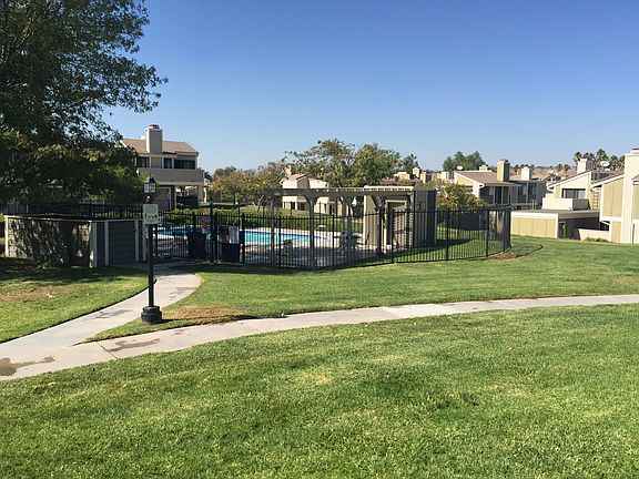 3rd image of 27118 Crossglade Ave Unit 7