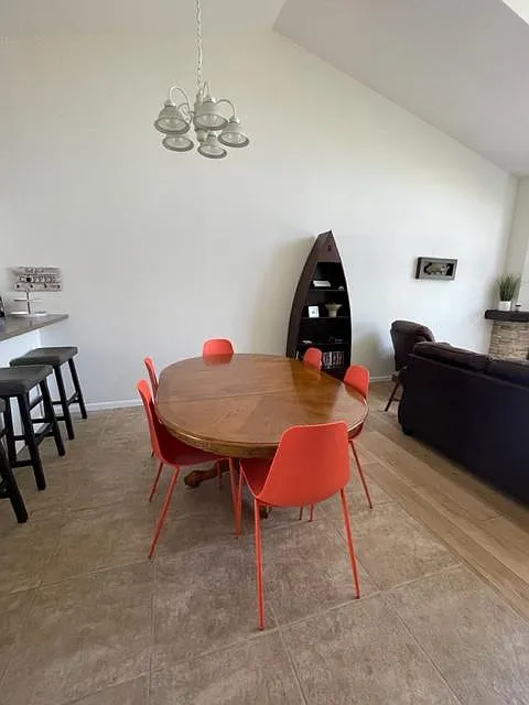 464 Cedar Heights Dr — Photo 1