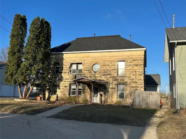 104 S Maple St, Anamosa, IA 52205