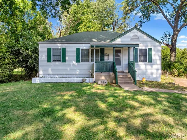 3447 Eastridge Ln, Saint Ann, MO 63074