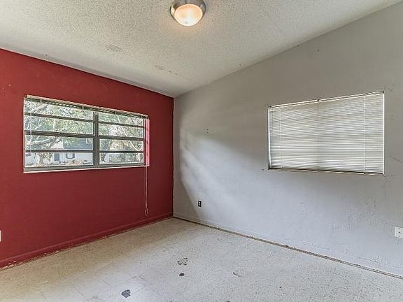 5th image of 1001 Carlson Dr
