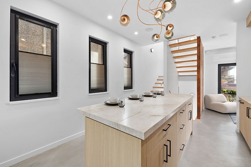 Vancouver Townhouse for rent - 3 Bedrooms — photo 42