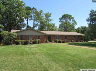 2422 Crestview Dr SE, Decatur, AL 35601