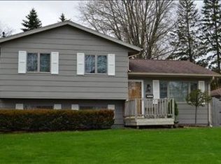 415 Martin Rd, Waterloo, IA 50701