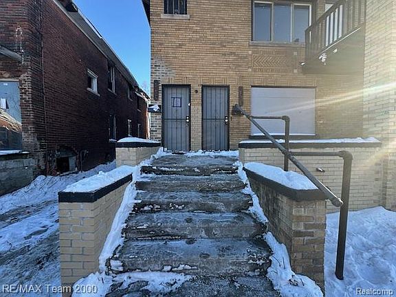 4th image of 4249 Elmhurst St