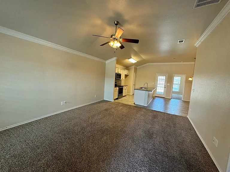 903 Yancy St — Photo 5