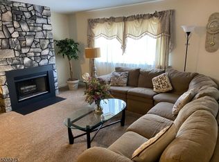 94 Falcon Ridge Way #94, Hamburg, NJ 07419