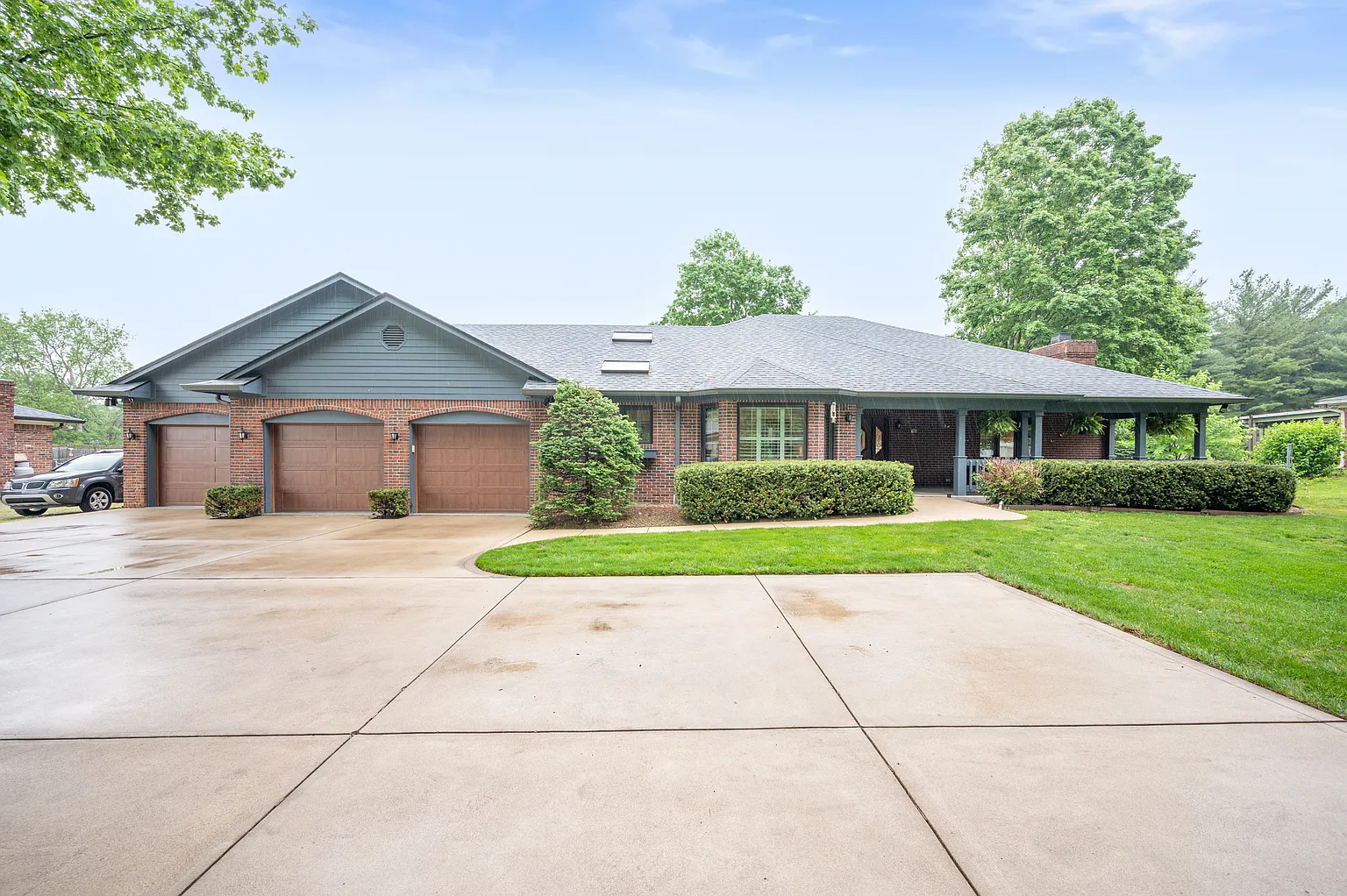 122 W Banta Rd photo 1