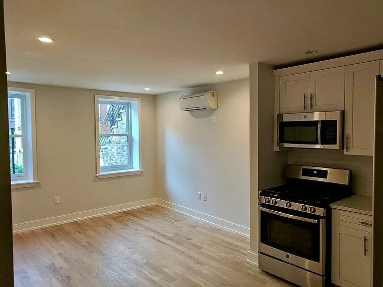 452 Van Buren St #1 — Photo 5