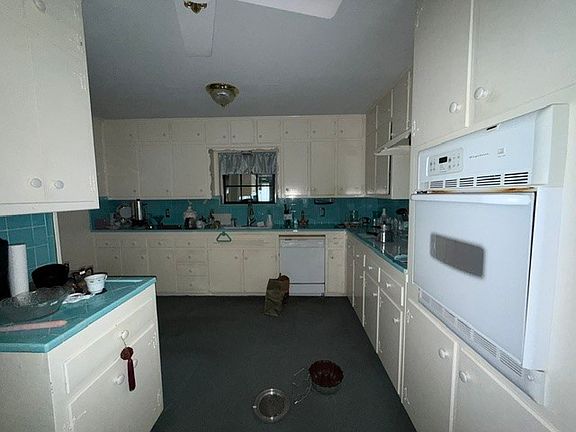 3rd image of 1016 Usher St