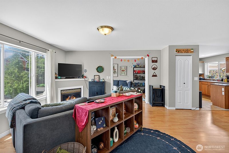 2nd image of 4244 Archer Drive