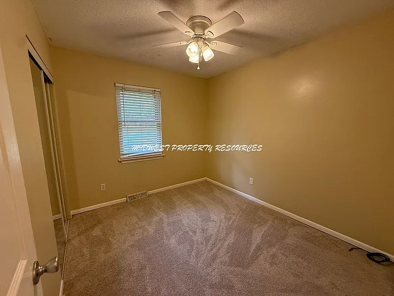1100 NE Columbus St — Photo 14