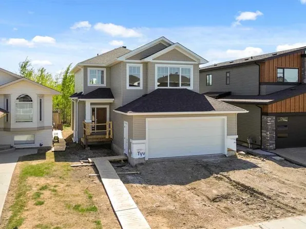241 N Warren Way, Fort McMurray, AB T9H 5H9