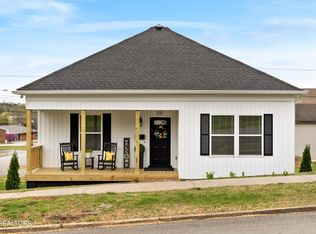 210 E 1st Ave, Lenoir City, TN 37771
