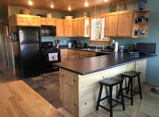 10 Valley View Rd, Rangeley, ME 04970