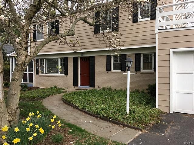 1st image of 154 Crest Dr