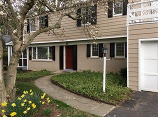 154 Crest Dr, Tarrytown, NY 10591