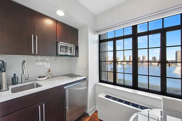 Rented by Compass | media 16