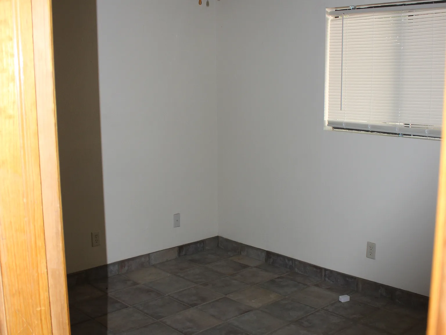 2 bed, $850 — Photo 1