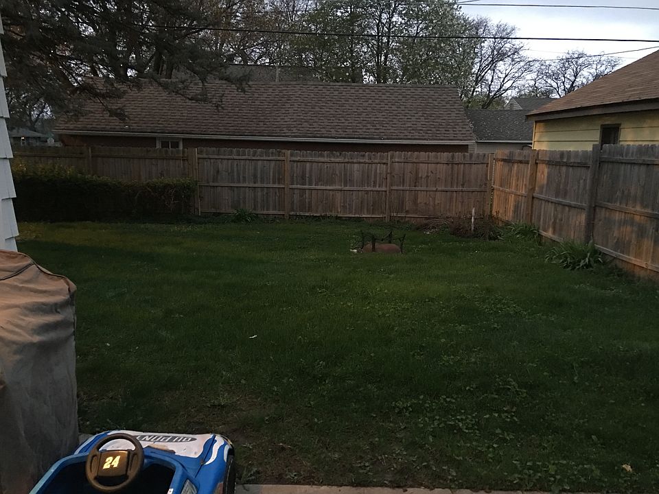 2nd image of 905 15th St NE