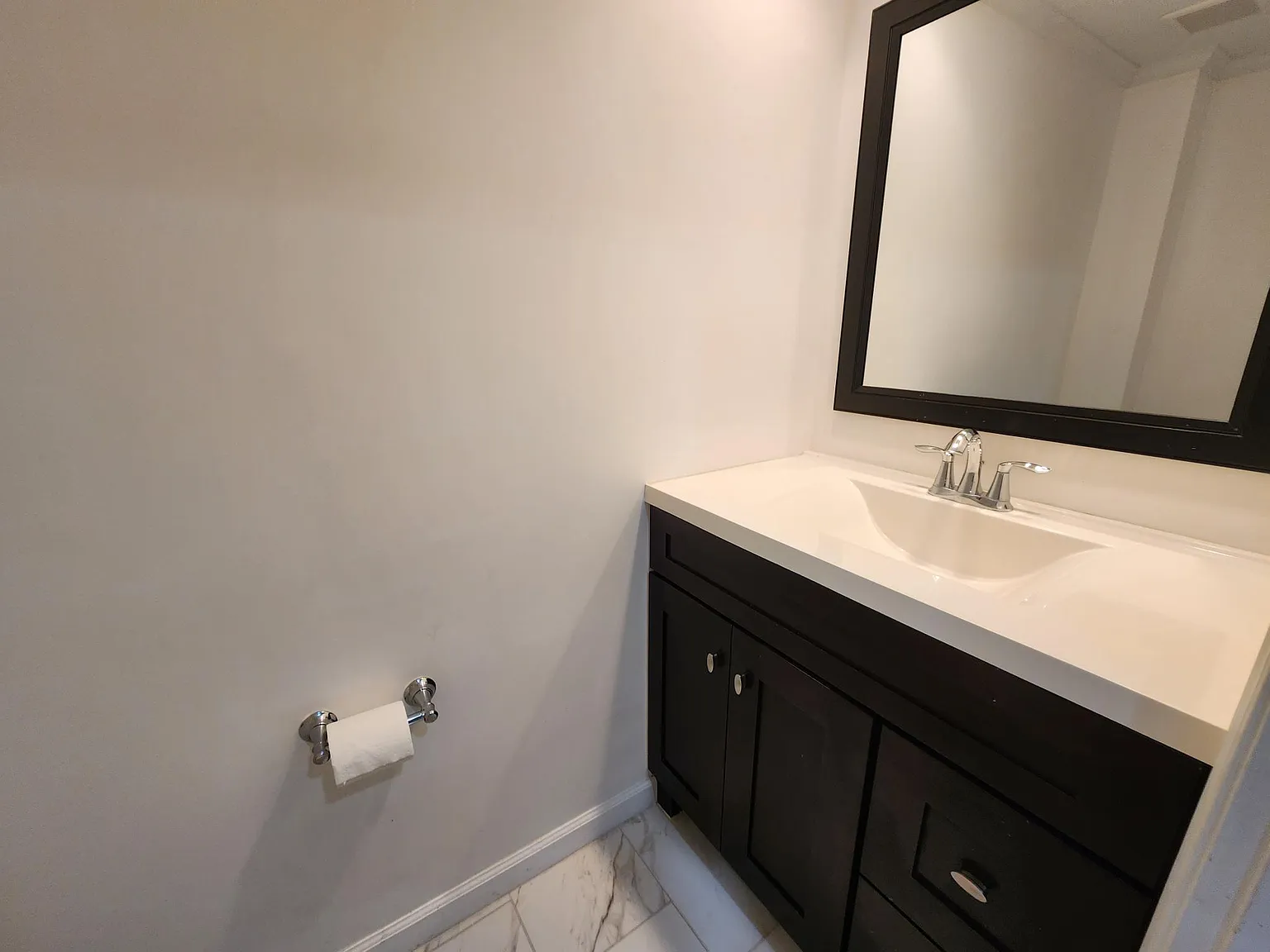 4 bed, 2.5 bath, 2563 sqft, $4,900 — Photo 4