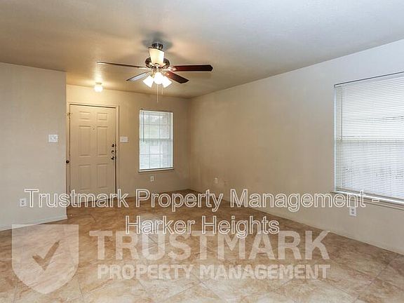 4th image of 929 Pinewood Dr Unit A