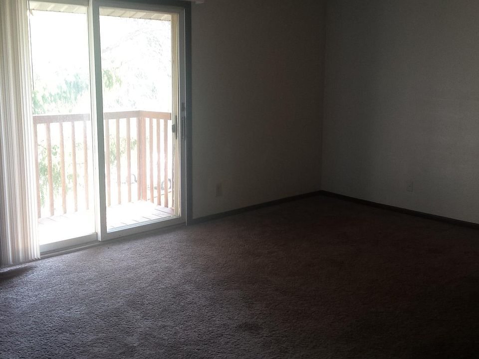 2nd image of 1100 Lincoln Rd