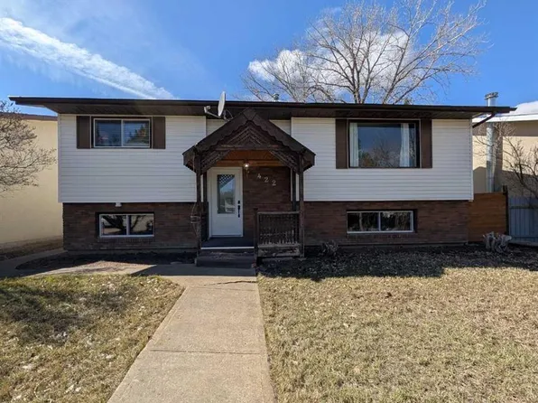 422 E Main St S, Redcliff, AB T0J 2P2