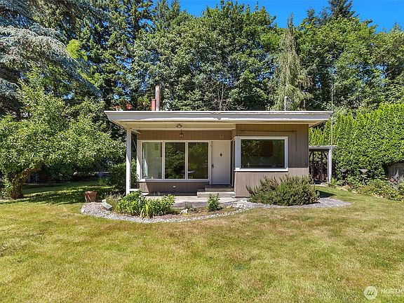 2nd image of 8833 NE Bothell Way