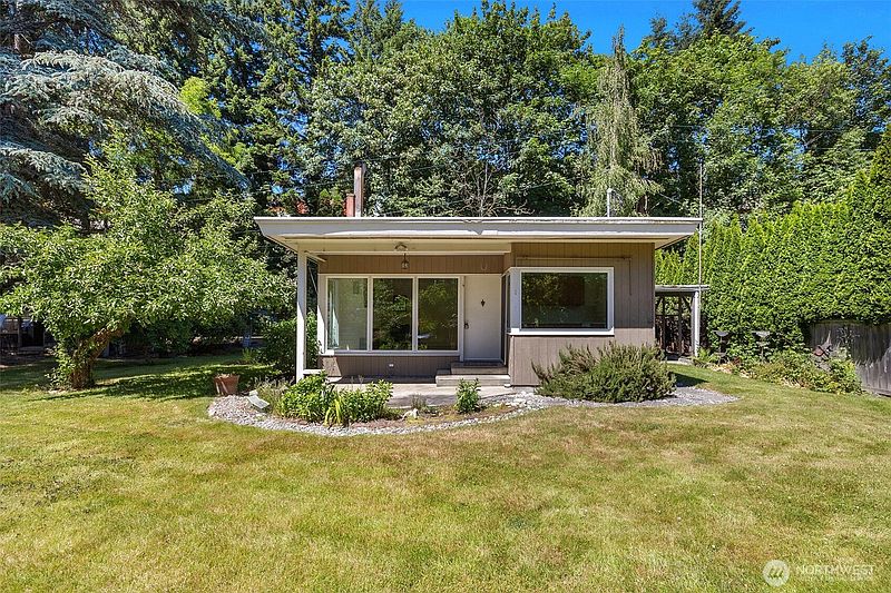 2nd image of 8833 NE Bothell Way
