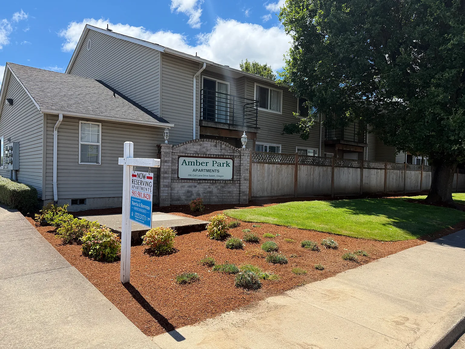 Amber Park Apartments — Photo 2