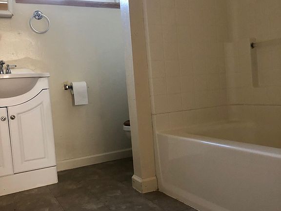4th image of 4004 57th St #1