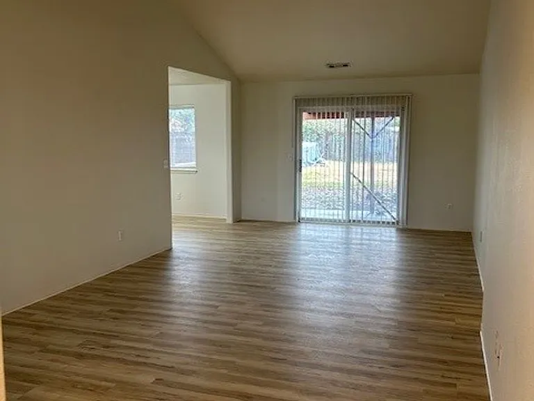 1771 Tanglewood Ln — Photo 3