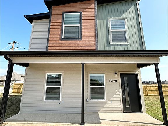 2nd image of 1070 Boardwalk Ave