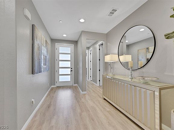 4th image of 329 Silva Pl
