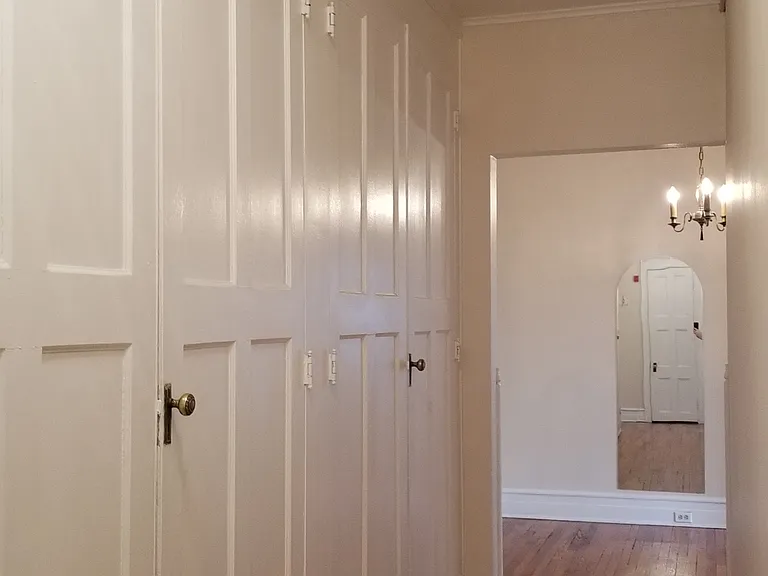 St. James Court Historic Apartments — Photo 25