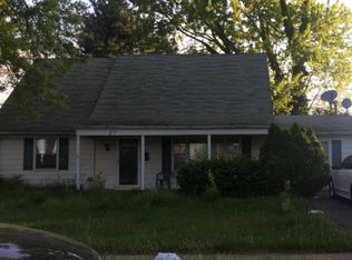 27 Melville Ln, Willingboro, NJ 08046